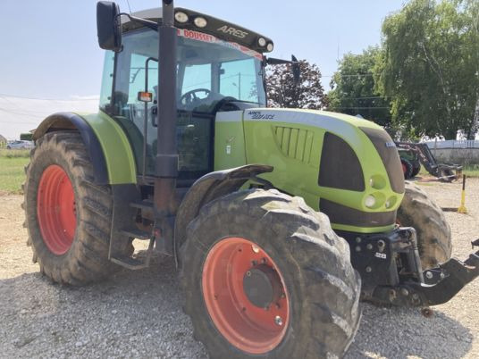 Claas ARES 697 ATZ - Traktori: kuva Claas ARES 697 ATZ - Traktori Claas ARES 697 ATZ - Traktori: kuva Claas ARES 697 ATZ - Traktori