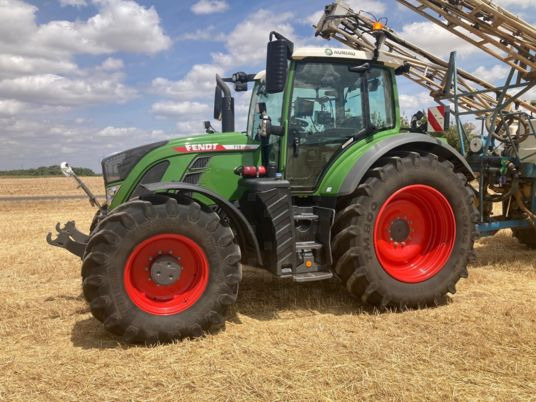 Fendt 718 PROFI PLUS - Traktori: kuva Fendt 718 PROFI PLUS - Traktori Fendt 718 PROFI PLUS - Traktori: kuva Fendt 718 PROFI PLUS - Traktori