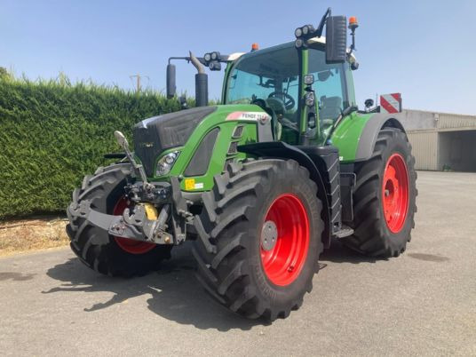 Fendt 724 VARIO S4 PROFI PLUS - Traktori: kuva Fendt 724 VARIO S4 PROFI PLUS - Traktori Fendt 724 VARIO S4 PROFI PLUS - Traktori: kuva Fendt 724 VARIO S4 PROFI PLUS - Traktori
