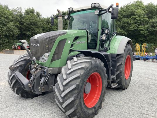 Fendt 824 VARIO SCR PROFI - Traktori: kuva Fendt 824 VARIO SCR PROFI - Traktori Fendt 824 VARIO SCR PROFI - Traktori: kuva Fendt 824 VARIO SCR PROFI - Traktori