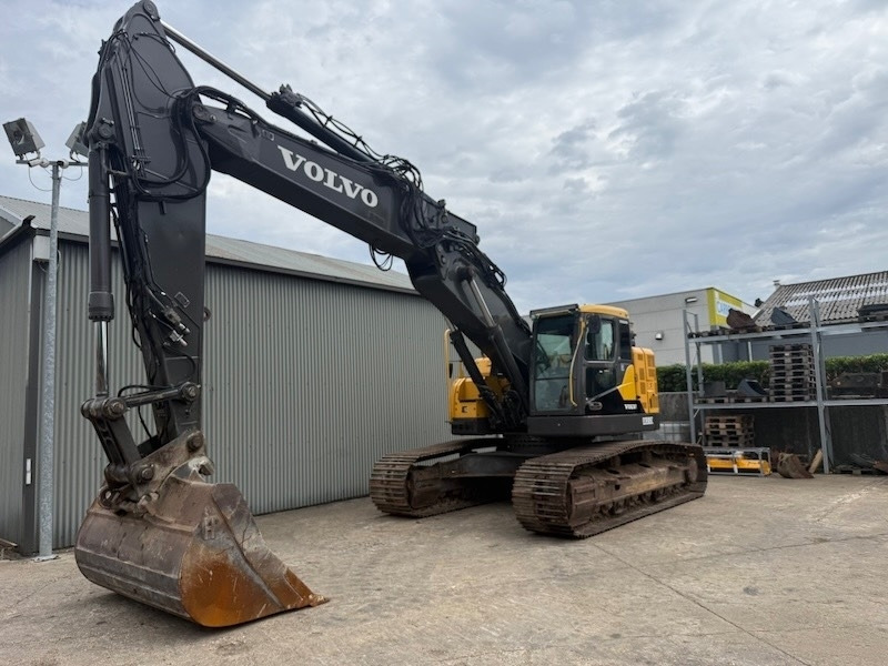Volvo ECR 305 C L - Telakaivukone: kuva Volvo ECR 305 C L - Telakaivukone Volvo ECR 305 C L - Telakaivukone: kuva Volvo ECR 305 C L - Telakaivukone