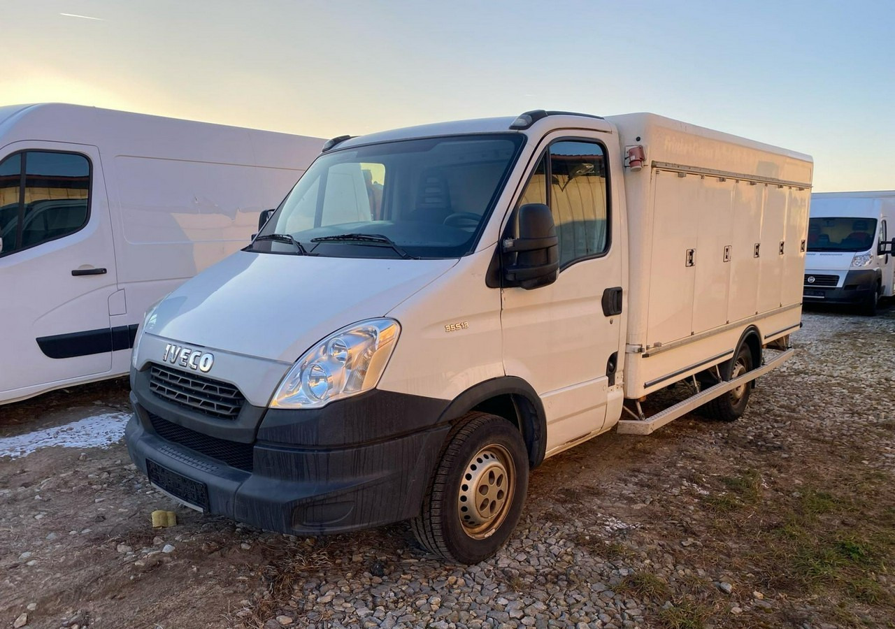 Iveco Inny Iveco Iveco Daily 35-13 chłodnia 10 komorowa Mrożnia do -40C Model 2014 - Kylmäauto: kuva Iveco Inny Iveco Iveco Daily 35-13 chłodnia 10 komorowa Mrożnia do -40C Model 2014 - Kylmäauto Iveco Inny Iveco Iveco Daily 35-13 chłodnia 10 komorowa Mrożnia do -40C Model 2014 - Kylmäauto: kuva Iveco Inny Iveco Iveco Daily 35-13 chłodnia 10 komorowa Mrożnia do -40C Model 2014 - Kylmäauto