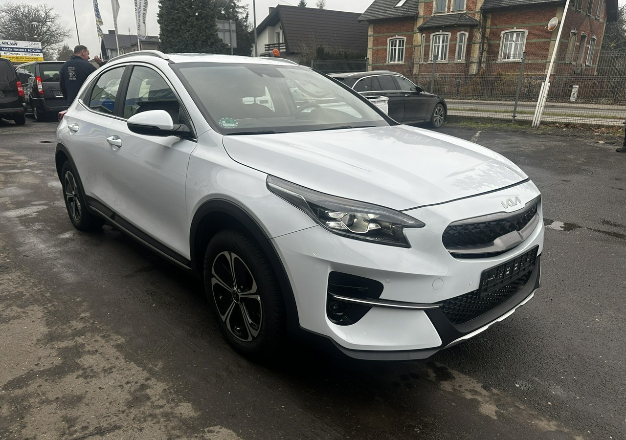 Kia Xceed 1.6 GDI Hybryda Plug-in 50 km na prądzie 2022 - Viistoperä: kuva Kia Xceed 1.6 GDI Hybryda Plug-in 50 km na prądzie 2022 - Viistoperä Kia Xceed 1.6 GDI Hybryda Plug-in 50 km na prądzie 2022 - Viistoperä: kuva Kia Xceed 1.6 GDI Hybryda Plug-in 50 km na prądzie 2022 - Viistoperä