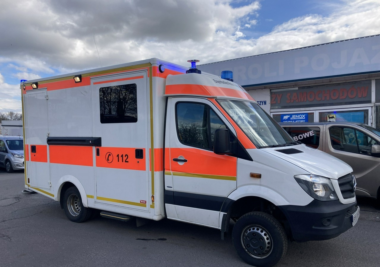 Mercedes-Benz Sprinter Sprinter 519 Karetka 4X4 Ambulans MODEL 2017 - Ambulanssi: kuva Mercedes-Benz Sprinter Sprinter 519 Karetka 4X4 Ambulans MODEL 2017 - Ambulanssi Mercedes-Benz Sprinter Sprinter 519 Karetka 4X4 Ambulans MODEL 2017 - Ambulanssi: kuva Mercedes-Benz Sprinter Sprinter 519 Karetka 4X4 Ambulans MODEL 2017 - Ambulanssi
