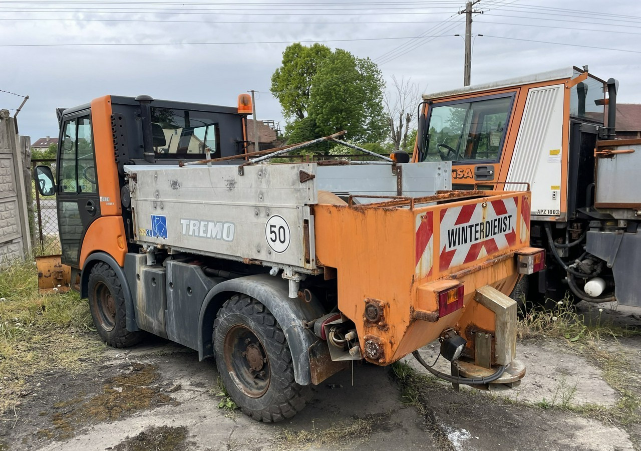 Multicar Inny Multicar Multicar 4X4 TREMO X56 Wywrotka odśnieżarka posypywarka odkurzacz - Kippiauto kuorma-auto: kuva Multicar Inny Multicar Multicar 4X4 TREMO X56 Wywrotka odśnieżarka posypywarka odkurzacz - Kippiauto kuorma-auto Multicar Inny Multicar Multicar 4X4 TREMO X56 Wywrotka odśnieżarka posypywarka odkurzacz - Kippiauto kuorma-auto: kuva Multicar Inny Multicar Multicar 4X4 TREMO X56 Wywrotka odśnieżarka posypywarka odkurzacz - Kippiauto kuorma-auto