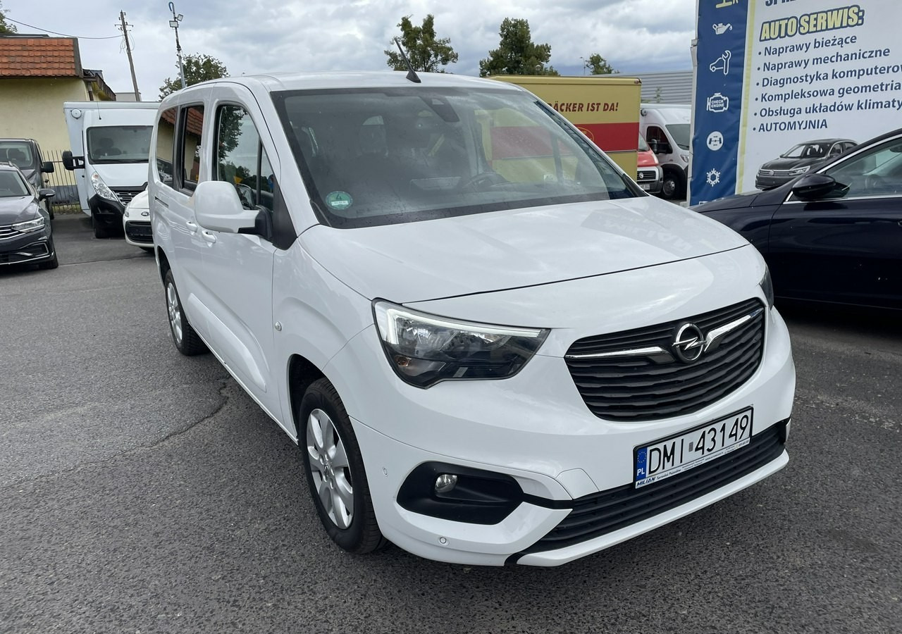 Opel Combo IV Combo Life Opel ComboLife Niepełnosprawnych inwalida rampa Bogate wy - Farmari: kuva Opel Combo IV Combo Life Opel ComboLife Niepełnosprawnych inwalida rampa Bogate wy - Farmari Opel Combo IV Combo Life Opel ComboLife Niepełnosprawnych inwalida rampa Bogate wy - Farmari: kuva Opel Combo IV Combo Life Opel ComboLife Niepełnosprawnych inwalida rampa Bogate wy - Farmari