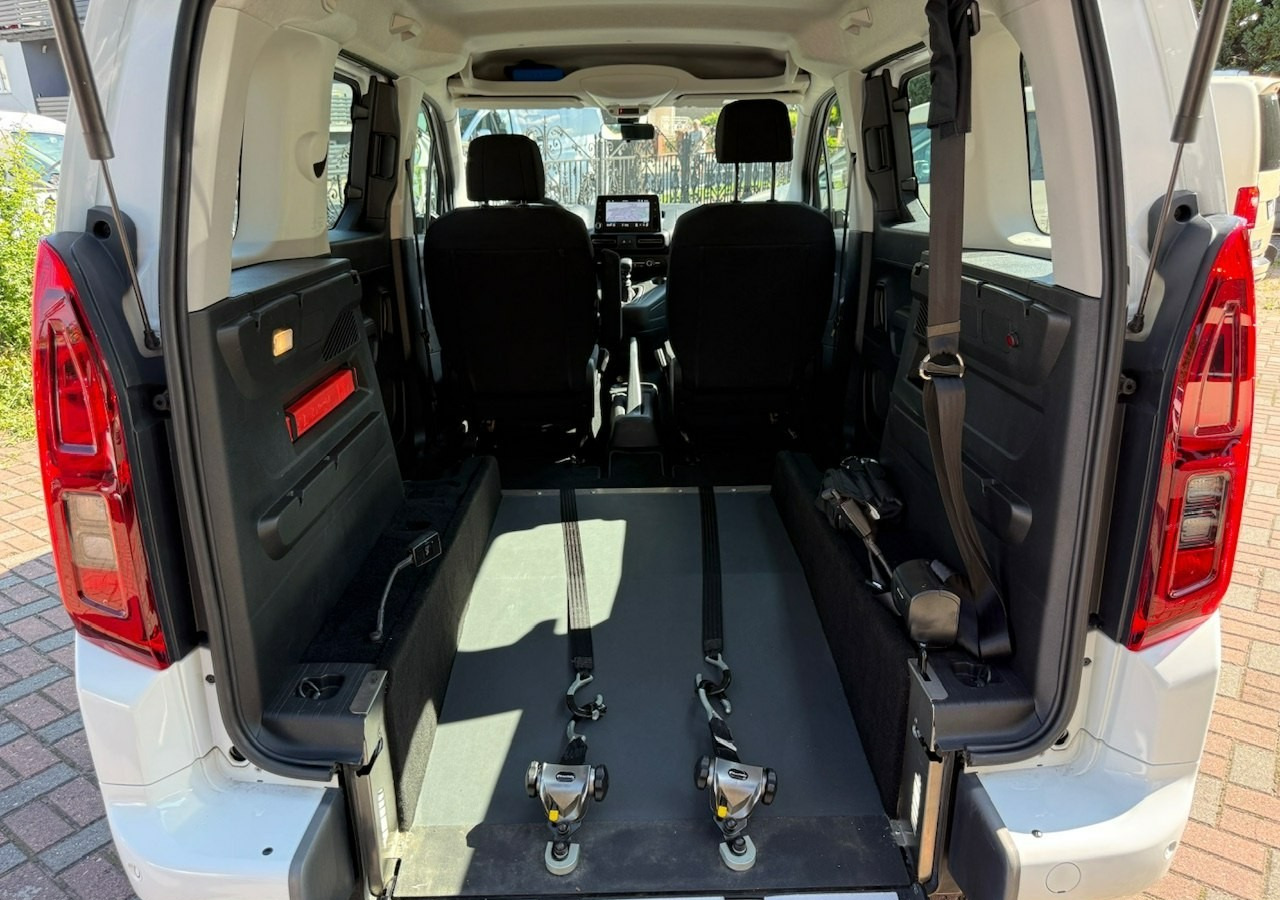 Opel Combo IV Opel Combo Life Niepełnosprawnych inwalida Rampa 32105 km Model 2022 - Henkilöauto: kuva Opel Combo IV Opel Combo Life Niepełnosprawnych inwalida Rampa 32105 km Model 2022 - Henkilöauto Opel Combo IV Opel Combo Life Niepełnosprawnych inwalida Rampa 32105 km Model 2022 - Henkilöauto: kuva Opel Combo IV Opel Combo Life Niepełnosprawnych inwalida Rampa 32105 km Model 2022 - Henkilöauto