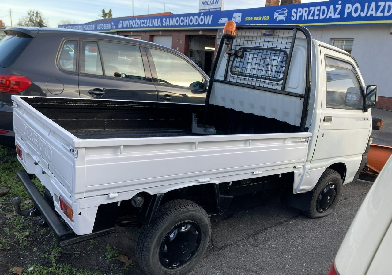 Piaggio Piaggio Porter 4X4 Skrzynia odśnieżarka Pług 2011 - Lumikone: kuva Piaggio Piaggio Porter 4X4 Skrzynia odśnieżarka Pług 2011 - Lumikone Piaggio Piaggio Porter 4X4 Skrzynia odśnieżarka Pług 2011 - Lumikone: kuva Piaggio Piaggio Porter 4X4 Skrzynia odśnieżarka Pług 2011 - Lumikone