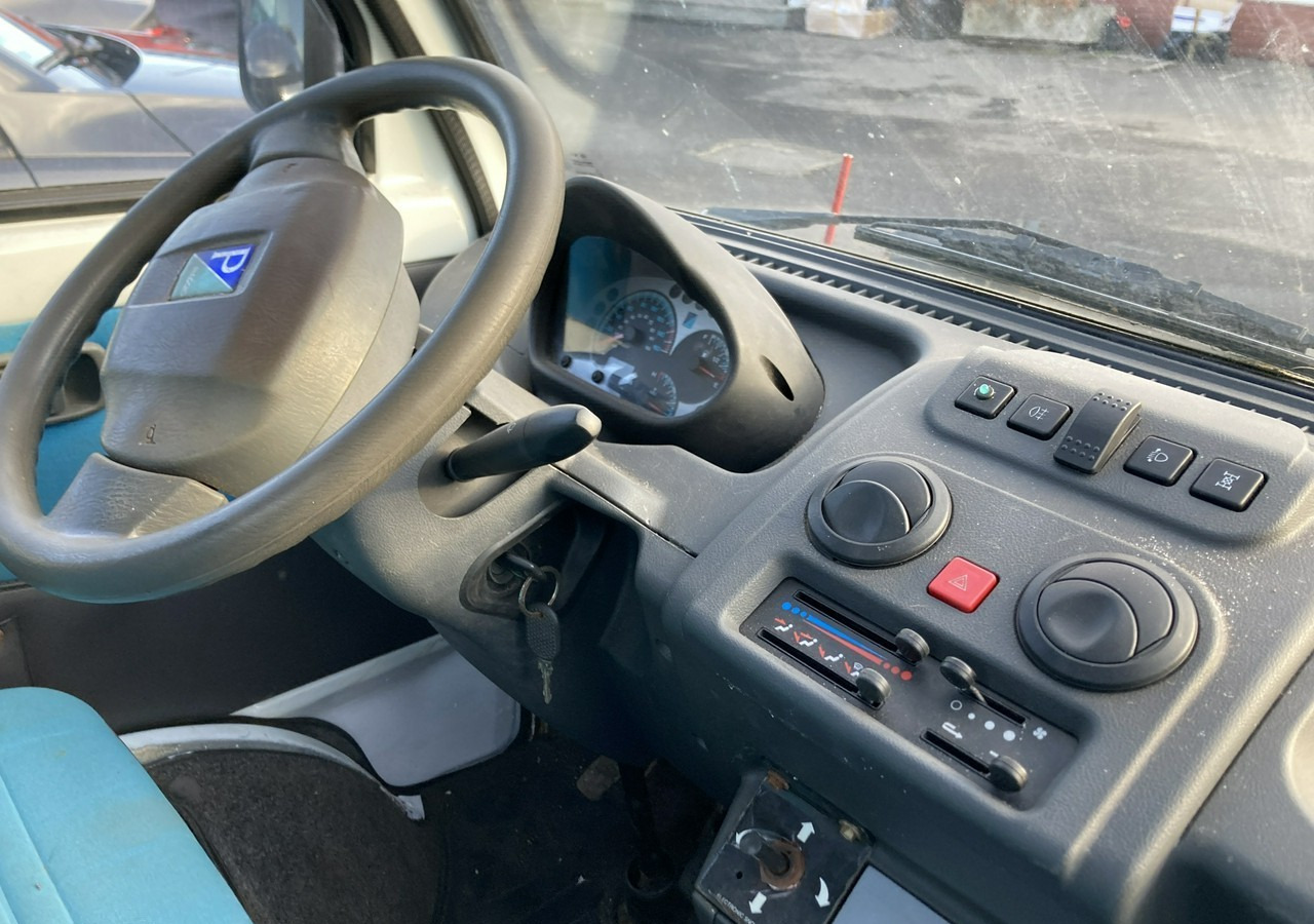 Piaggio Piaggio Porter 4X4 Skrzynia odśnieżarka Pług 2011 - Lumikone: kuva Piaggio Piaggio Porter 4X4 Skrzynia odśnieżarka Pług 2011 - Lumikone Piaggio Piaggio Porter 4X4 Skrzynia odśnieżarka Pług 2011 - Lumikone: kuva Piaggio Piaggio Porter 4X4 Skrzynia odśnieżarka Pług 2011 - Lumikone