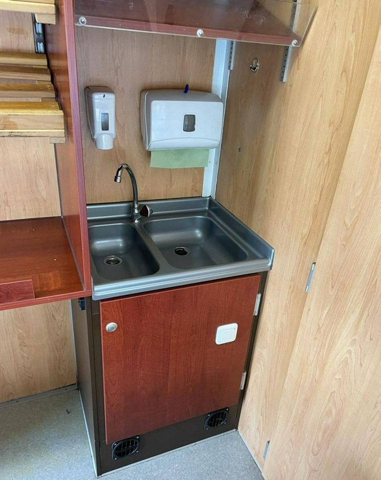 Leasing  Renault Master Autosklep Sklep pieczywa Gastronomiczny Food Truck Foodtruck 2015 Renault Master Autosklep Sklep pieczywa Gastronomiczny Food Truck Foodtruck 2015: kuva Leasing  Renault Master Autosklep Sklep pieczywa Gastronomiczny Food Truck Foodtruck 2015 Renault Master Autosklep Sklep pieczywa Gastronomiczny Food Truck Foodtruck 2015