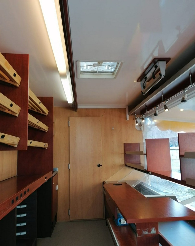 Leasing  Renault Master Autosklep Sklep pieczywa Gastronomiczny Food Truck Foodtruck 2015 Renault Master Autosklep Sklep pieczywa Gastronomiczny Food Truck Foodtruck 2015: kuva Leasing  Renault Master Autosklep Sklep pieczywa Gastronomiczny Food Truck Foodtruck 2015 Renault Master Autosklep Sklep pieczywa Gastronomiczny Food Truck Foodtruck 2015