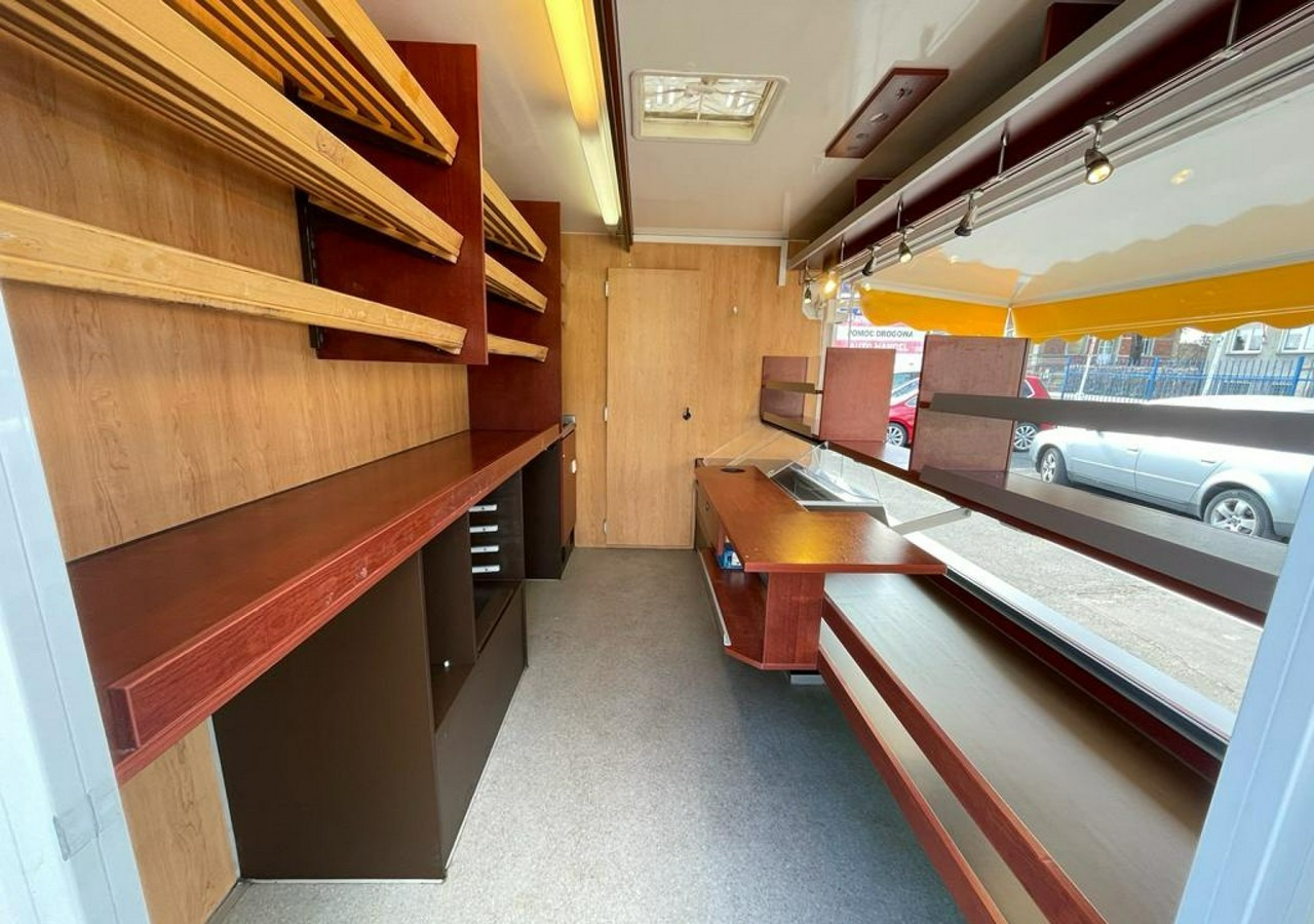 Leasing  Renault Master Autosklep Sklep pieczywa Gastronomiczny Food Truck Foodtruck 2015 Renault Master Autosklep Sklep pieczywa Gastronomiczny Food Truck Foodtruck 2015: kuva Leasing  Renault Master Autosklep Sklep pieczywa Gastronomiczny Food Truck Foodtruck 2015 Renault Master Autosklep Sklep pieczywa Gastronomiczny Food Truck Foodtruck 2015