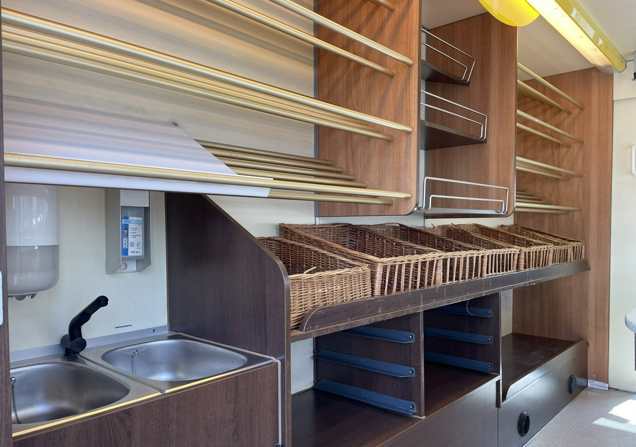 Renault Master Autosklep pieczywa Sklep Gastronomiczny Food Truck Foodtruck 2009 - Myyntiauto: kuva  Renault Master Autosklep pieczywa Sklep Gastronomiczny Food Truck Foodtruck 2009 - Myyntiauto Renault Master Autosklep pieczywa Sklep Gastronomiczny Food Truck Foodtruck 2009 - Myyntiauto: kuva  Renault Master Autosklep pieczywa Sklep Gastronomiczny Food Truck Foodtruck 2009 - Myyntiauto