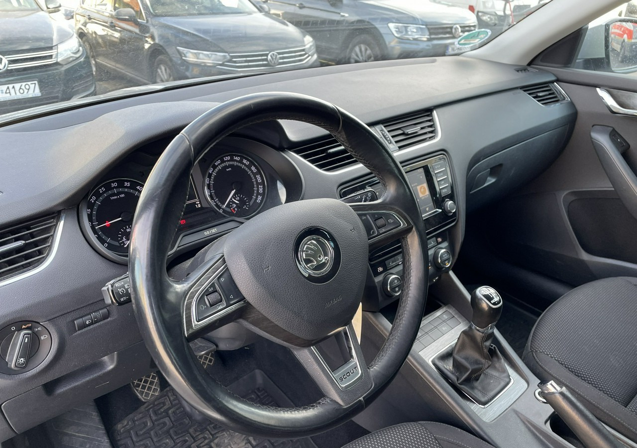 Henkilöauto Skoda Octavia III Skoda Octavia 4X4 Scout 2.0 TDI -150KM Model 2017 Bezwypadkowa FV 23: kuva Henkilöauto Skoda Octavia III Skoda Octavia 4X4 Scout 2.0 TDI -150KM Model 2017 Bezwypadkowa FV 23