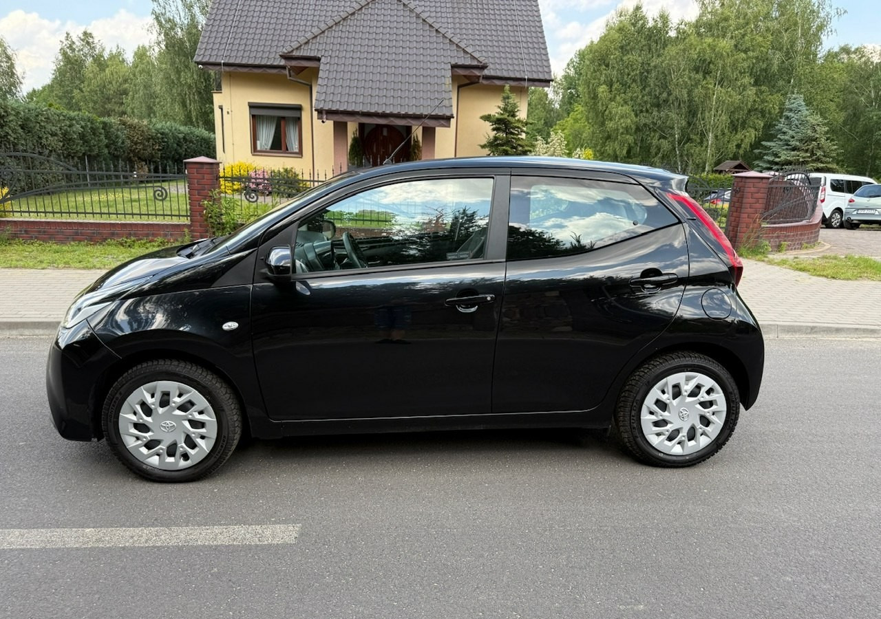 Toyota Aygo II Toyota Aygo 1.0-16V Klima Salon PL 24651km Model 2021 - Viistoperä: kuva Toyota Aygo II Toyota Aygo 1.0-16V Klima Salon PL 24651km Model 2021 - Viistoperä Toyota Aygo II Toyota Aygo 1.0-16V Klima Salon PL 24651km Model 2021 - Viistoperä: kuva Toyota Aygo II Toyota Aygo 1.0-16V Klima Salon PL 24651km Model 2021 - Viistoperä