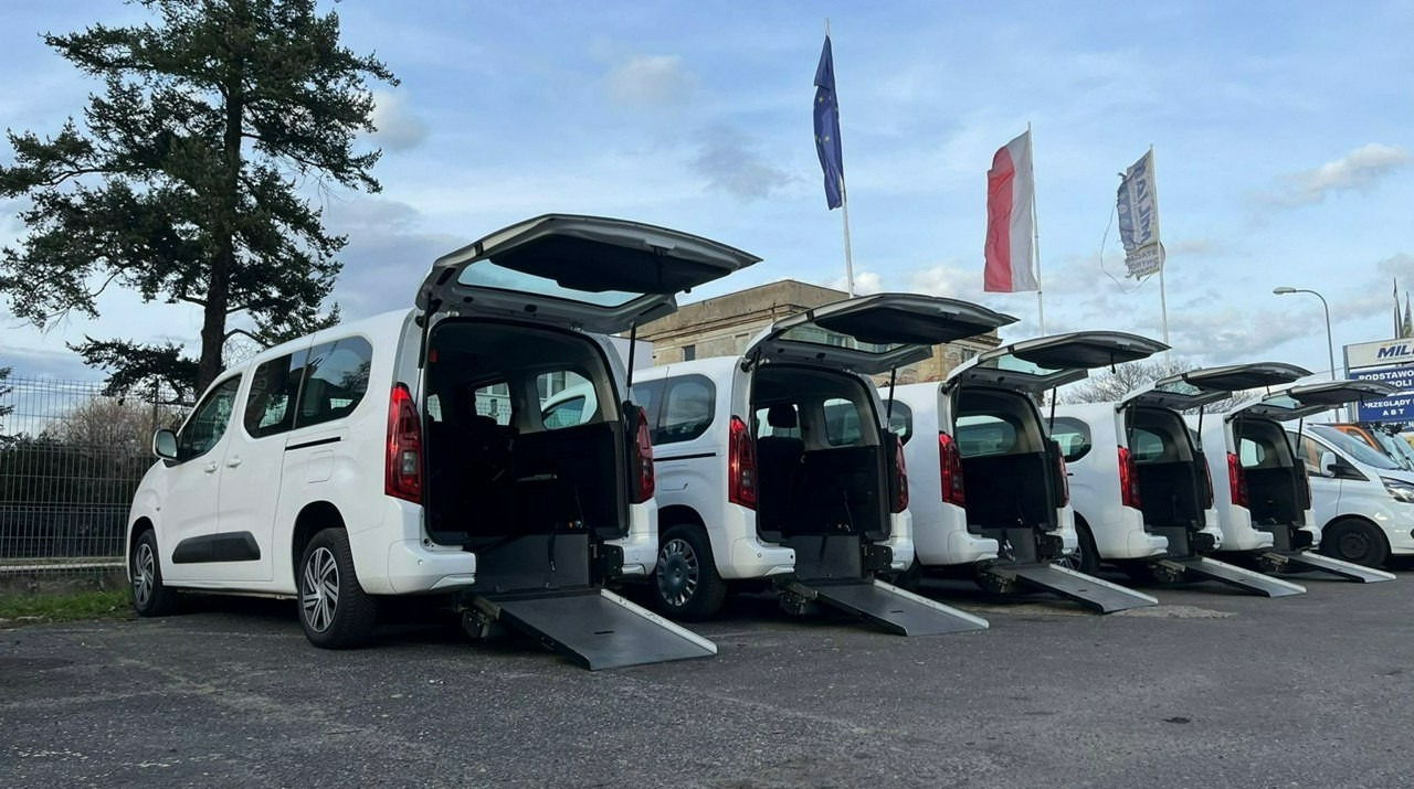 Volkswagen Caddy III Caddy 2.0TDI dla Niepełnosprawnych inwalida rampa Model 2023 PFRON - Farmari: kuva Volkswagen Caddy III Caddy 2.0TDI dla Niepełnosprawnych inwalida rampa Model 2023 PFRON - Farmari Volkswagen Caddy III Caddy 2.0TDI dla Niepełnosprawnych inwalida rampa Model 2023 PFRON - Farmari: kuva Volkswagen Caddy III Caddy 2.0TDI dla Niepełnosprawnych inwalida rampa Model 2023 PFRON - Farmari