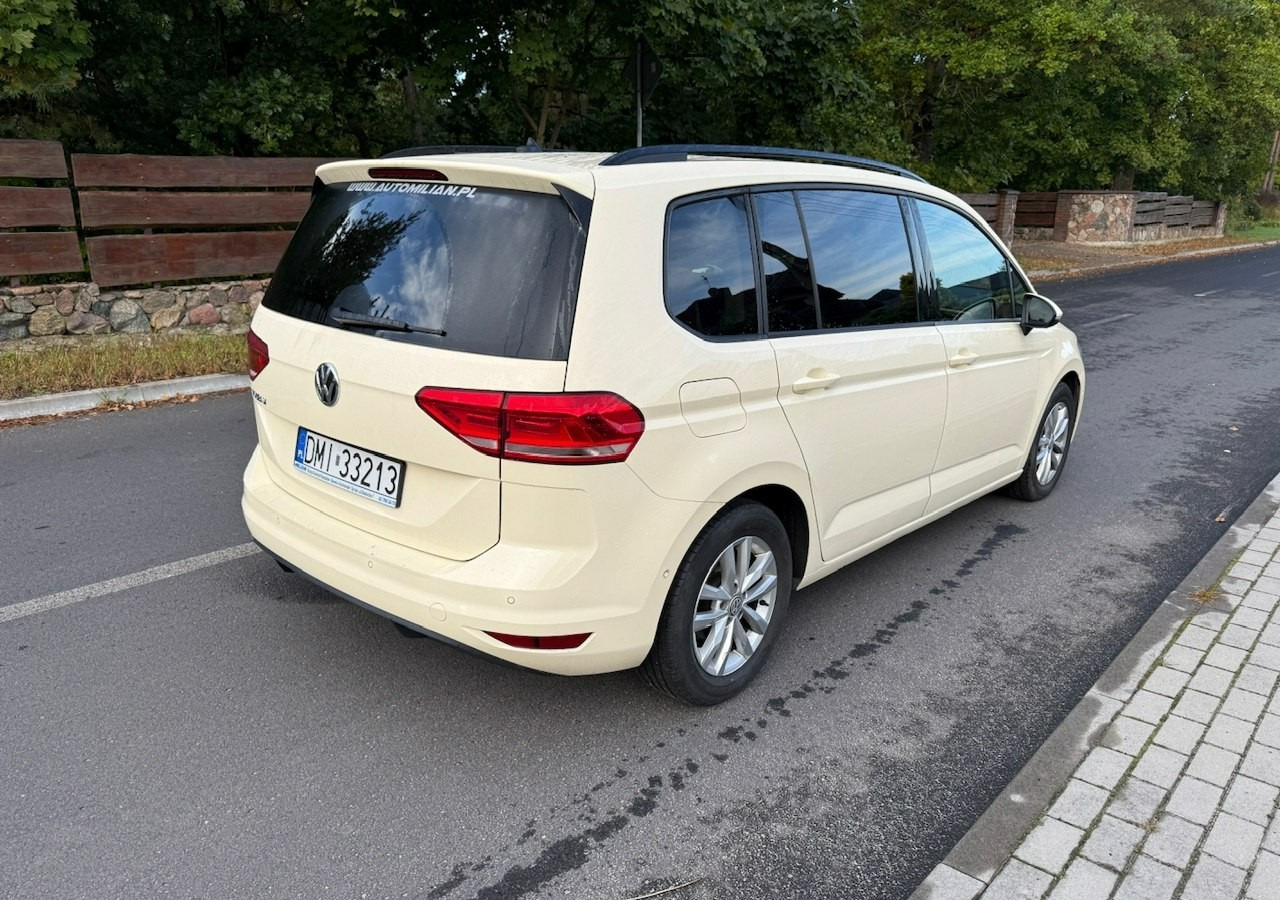 Volkswagen Touran III 2.0 TDI DSG 120 KM Automat 7osobowy Klima Skóra Full Serwis 2020 - Farmari: kuva Volkswagen Touran III 2.0 TDI DSG 120 KM Automat 7osobowy Klima Skóra Full Serwis 2020 - Farmari Volkswagen Touran III 2.0 TDI DSG 120 KM Automat 7osobowy Klima Skóra Full Serwis 2020 - Farmari: kuva Volkswagen Touran III 2.0 TDI DSG 120 KM Automat 7osobowy Klima Skóra Full Serwis 2020 - Farmari