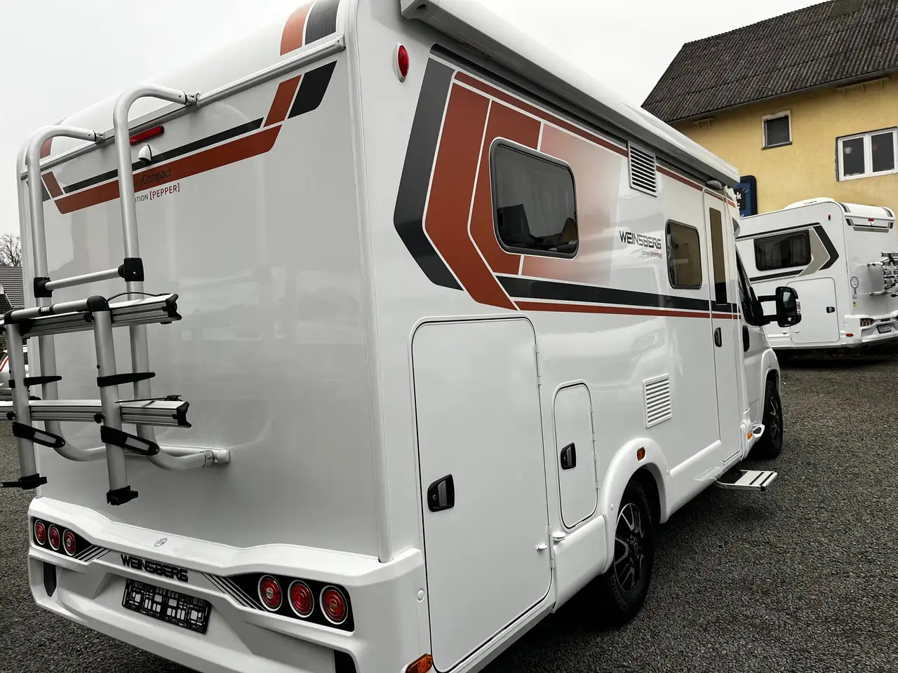 Weinsberg CaraCompact 600 MEG Pepper Mietwagen Verfügbar - Puoli-integroitu asuntoauto: kuva Weinsberg CaraCompact 600 MEG Pepper Mietwagen Verfügbar - Puoli-integroitu asuntoauto Weinsberg CaraCompact 600 MEG Pepper Mietwagen Verfügbar - Puoli-integroitu asuntoauto: kuva Weinsberg CaraCompact 600 MEG Pepper Mietwagen Verfügbar - Puoli-integroitu asuntoauto