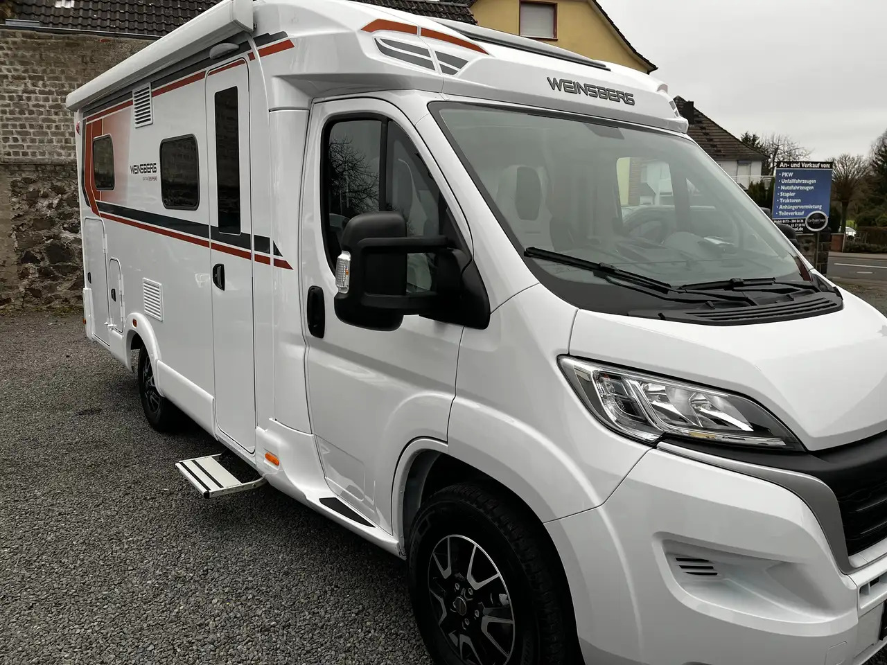 Weinsberg CaraCompact 600 MEG Pepper Mietwagen Verfügbar - Puoli-integroitu asuntoauto: kuva Weinsberg CaraCompact 600 MEG Pepper Mietwagen Verfügbar - Puoli-integroitu asuntoauto Weinsberg CaraCompact 600 MEG Pepper Mietwagen Verfügbar - Puoli-integroitu asuntoauto: kuva Weinsberg CaraCompact 600 MEG Pepper Mietwagen Verfügbar - Puoli-integroitu asuntoauto