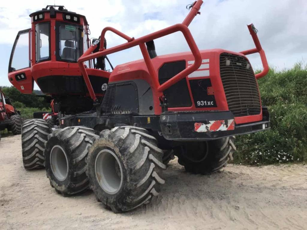 Komatsu 931 XC - Harvesteri: kuva Komatsu 931 XC - Harvesteri Komatsu 931 XC - Harvesteri: kuva Komatsu 931 XC - Harvesteri