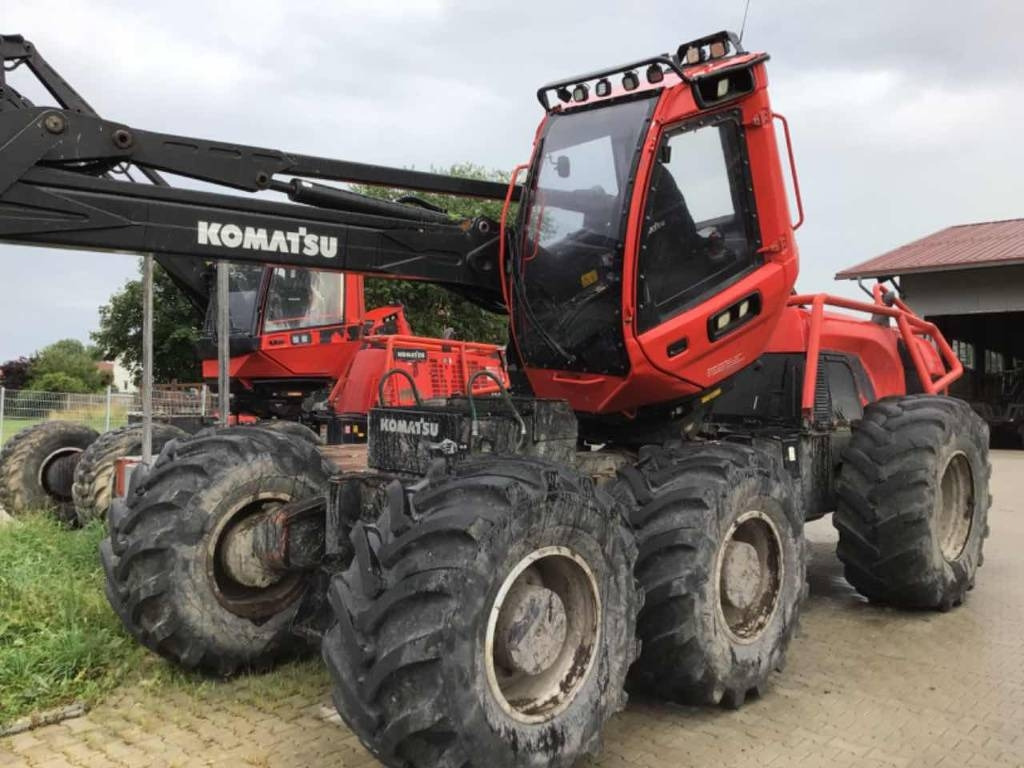 Komatsu 951 - Harvesteri: kuva Komatsu 951 - Harvesteri Komatsu 951 - Harvesteri: kuva Komatsu 951 - Harvesteri