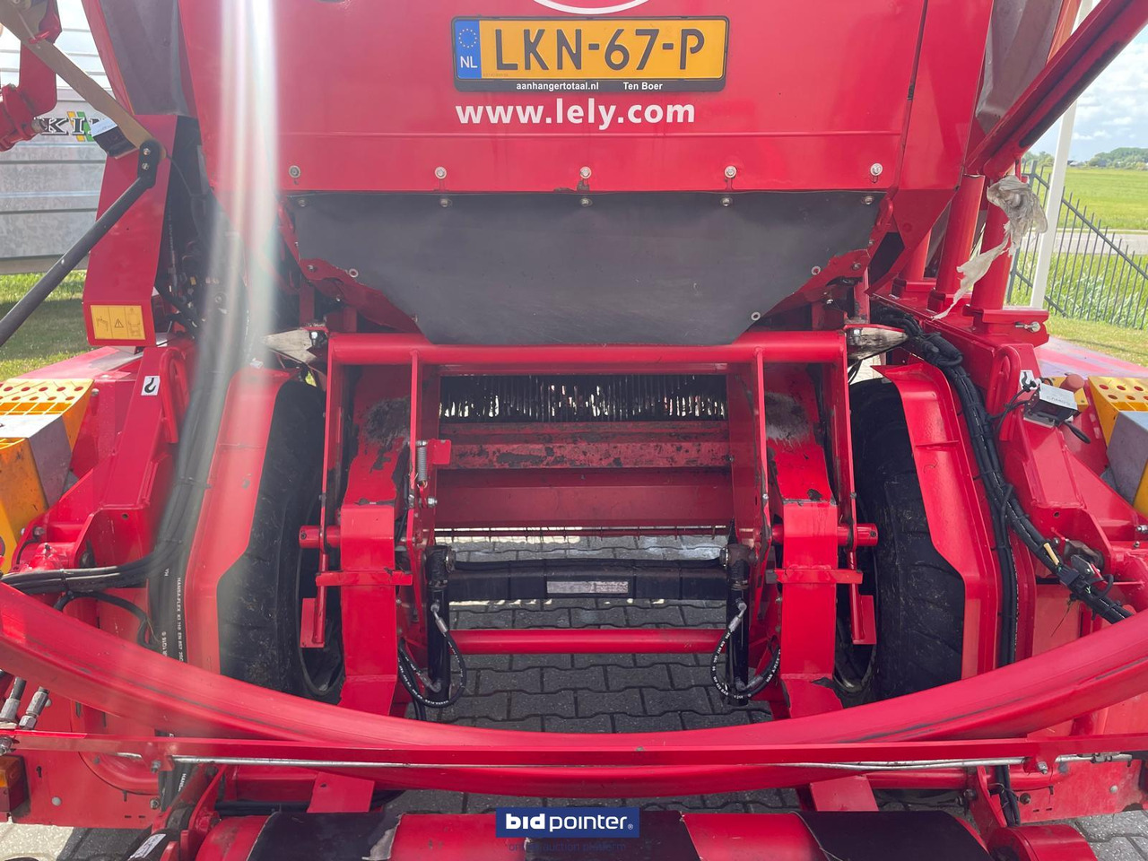 Lely Welger RPC 245 Tornado - Pyöröpaalain: kuva Lely Welger RPC 245 Tornado - Pyöröpaalain Lely Welger RPC 245 Tornado - Pyöröpaalain: kuva Lely Welger RPC 245 Tornado - Pyöröpaalain