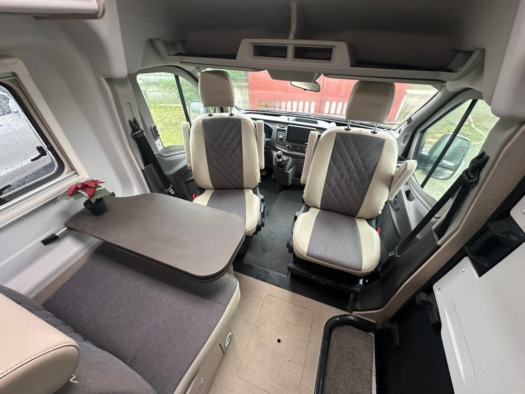 BURSTNER LINEO C 590 - Retkeilyauto: kuva BURSTNER LINEO C 590 - Retkeilyauto BURSTNER LINEO C 590 - Retkeilyauto: kuva BURSTNER LINEO C 590 - Retkeilyauto