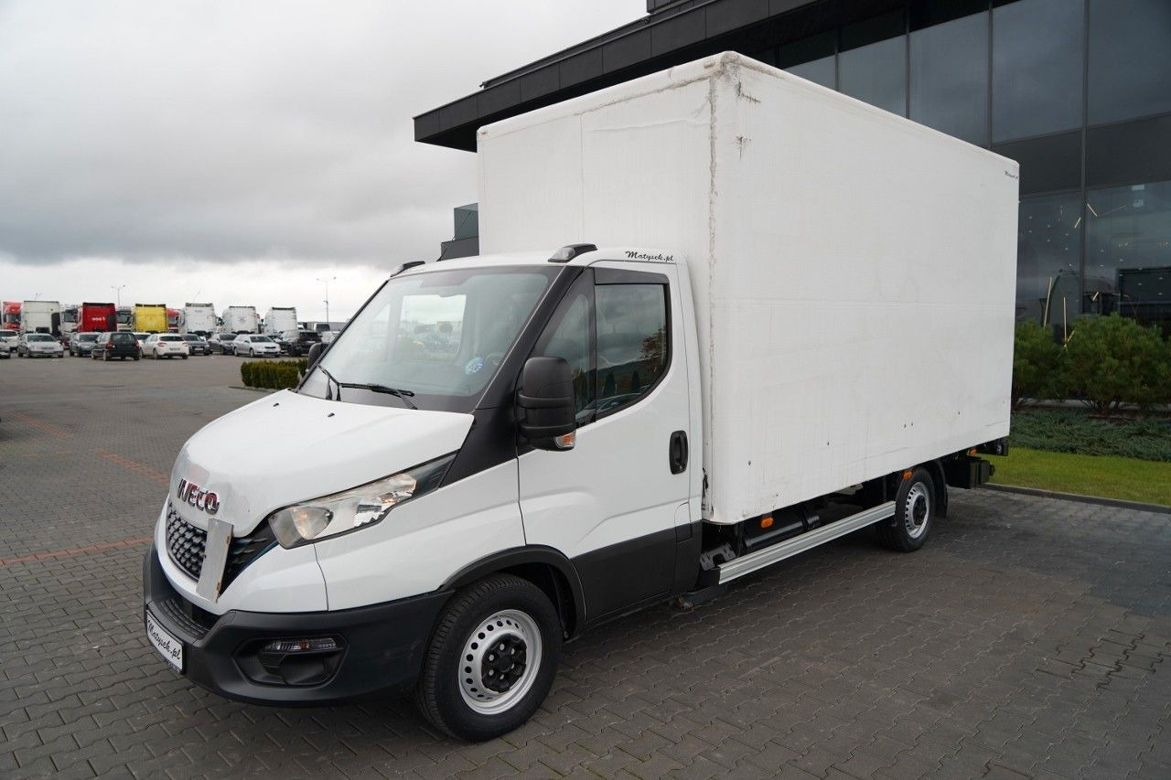 Iveco DAILY 35-NP / CNG / KONTENER / MANUAL / WINDA P - Kylmäauto: kuva Iveco DAILY 35-NP / CNG / KONTENER / MANUAL / WINDA P - Kylmäauto Iveco DAILY 35-NP / CNG / KONTENER / MANUAL / WINDA P - Kylmäauto: kuva Iveco DAILY 35-NP / CNG / KONTENER / MANUAL / WINDA P - Kylmäauto