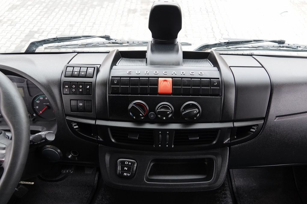 Refrigeraattori kuorma-auto Iveco EUROCARGO: kuva Refrigeraattori kuorma-auto Iveco EUROCARGO