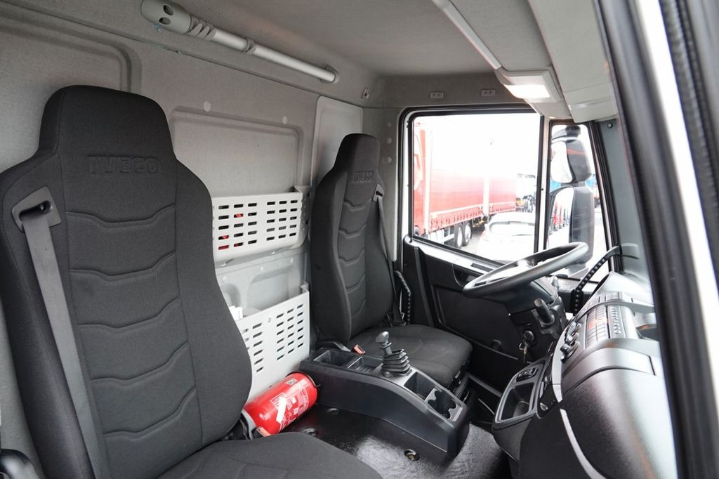 Refrigeraattori kuorma-auto Iveco EUROCARGO: kuva Refrigeraattori kuorma-auto Iveco EUROCARGO
