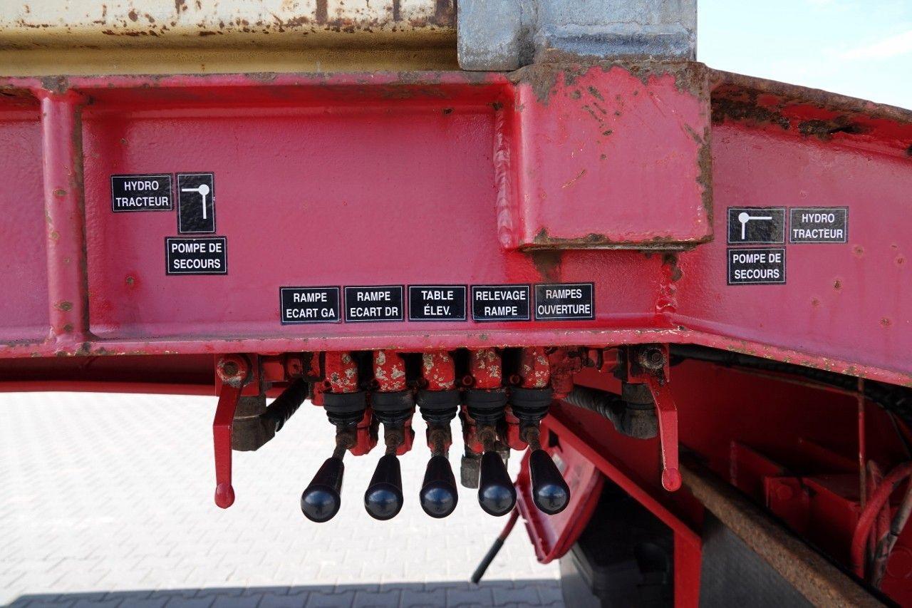 Apuvaunu puoliperävaunu LAWETA NISKOPODWOZIOWA / NAJAZDY HYDRAULICZNE /: kuva Apuvaunu puoliperävaunu LAWETA NISKOPODWOZIOWA / NAJAZDY HYDRAULICZNE / Apuvaunu puoliperävaunu LAWETA NISKOPODWOZIOWA / NAJAZDY HYDRAULICZNE /: kuva Apuvaunu puoliperävaunu LAWETA NISKOPODWOZIOWA / NAJAZDY HYDRAULICZNE /