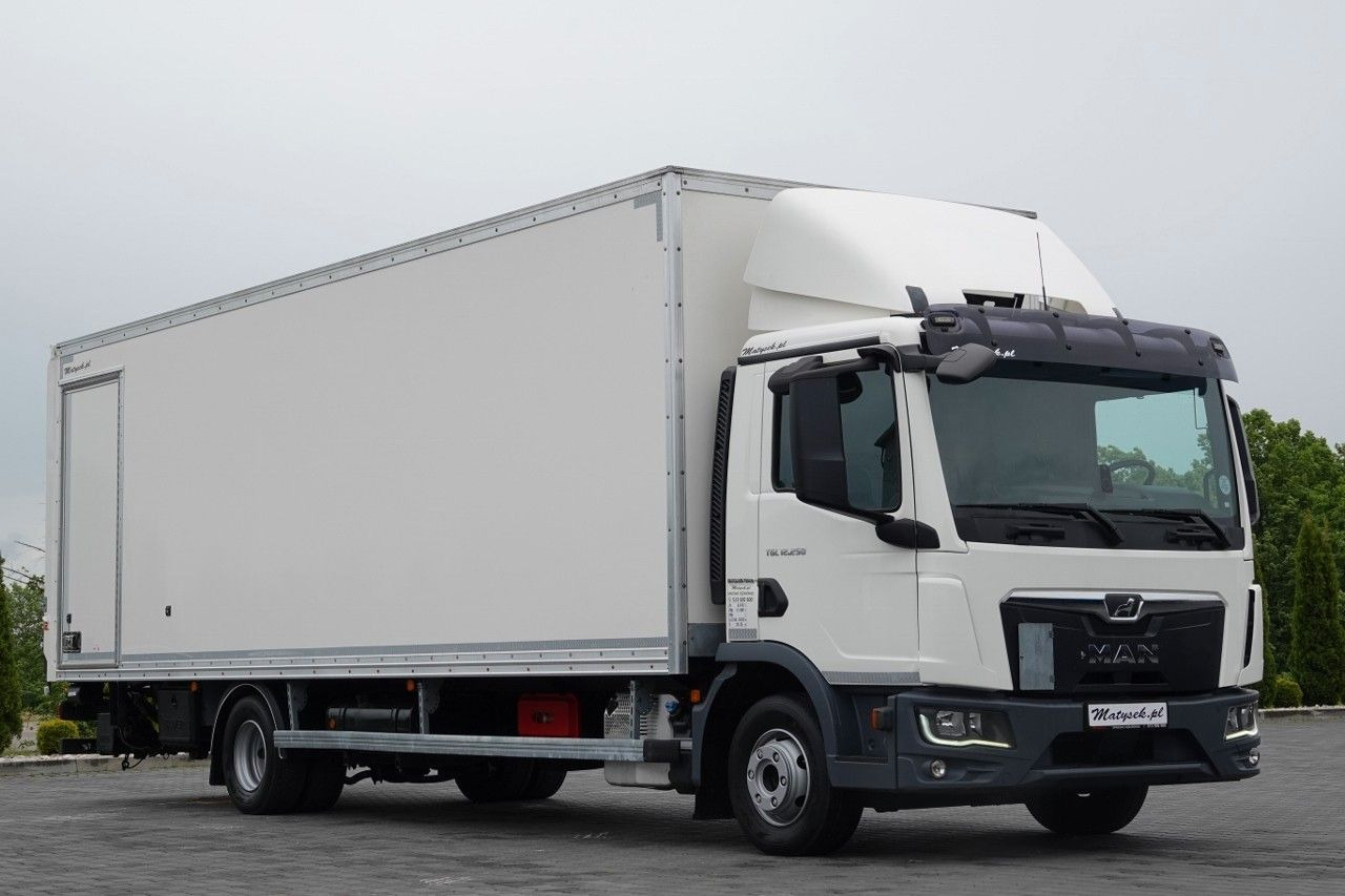 MAN TGL 12.250 / SOLÓWKA / KONTENER 8 M / WINDA / BO - Umpikori kuorma-auto: kuva MAN TGL 12.250 / SOLÓWKA / KONTENER 8 M / WINDA / BO - Umpikori kuorma-auto MAN TGL 12.250 / SOLÓWKA / KONTENER 8 M / WINDA / BO - Umpikori kuorma-auto: kuva MAN TGL 12.250 / SOLÓWKA / KONTENER 8 M / WINDA / BO - Umpikori kuorma-auto
