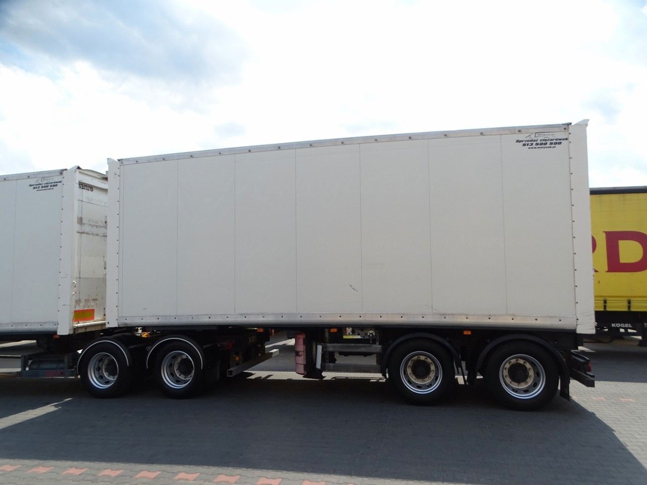 Samro JUMBO VEHICULAR BOX- 7,3 M + 7,3 M/KOFFER TANDEM - Umpikori puoliperävaunu: kuva Samro JUMBO VEHICULAR BOX- 7,3 M + 7,3 M/KOFFER TANDEM - Umpikori puoliperävaunu Samro JUMBO VEHICULAR BOX- 7,3 M + 7,3 M/KOFFER TANDEM - Umpikori puoliperävaunu: kuva Samro JUMBO VEHICULAR BOX- 7,3 M + 7,3 M/KOFFER TANDEM - Umpikori puoliperävaunu