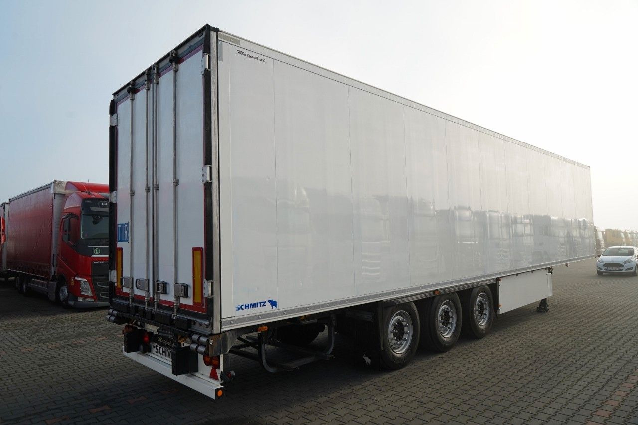 Schmitz Cargobull / CHŁODNIA / THERMO KING SLX 300 / HAKÓWKA / OŚ - Refrigeraattori puoliperävaunu: kuva Schmitz Cargobull / CHŁODNIA / THERMO KING SLX 300 / HAKÓWKA / OŚ - Refrigeraattori puoliperävaunu Schmitz Cargobull / CHŁODNIA / THERMO KING SLX 300 / HAKÓWKA / OŚ - Refrigeraattori puoliperävaunu: kuva Schmitz Cargobull / CHŁODNIA / THERMO KING SLX 300 / HAKÓWKA / OŚ - Refrigeraattori puoliperävaunu