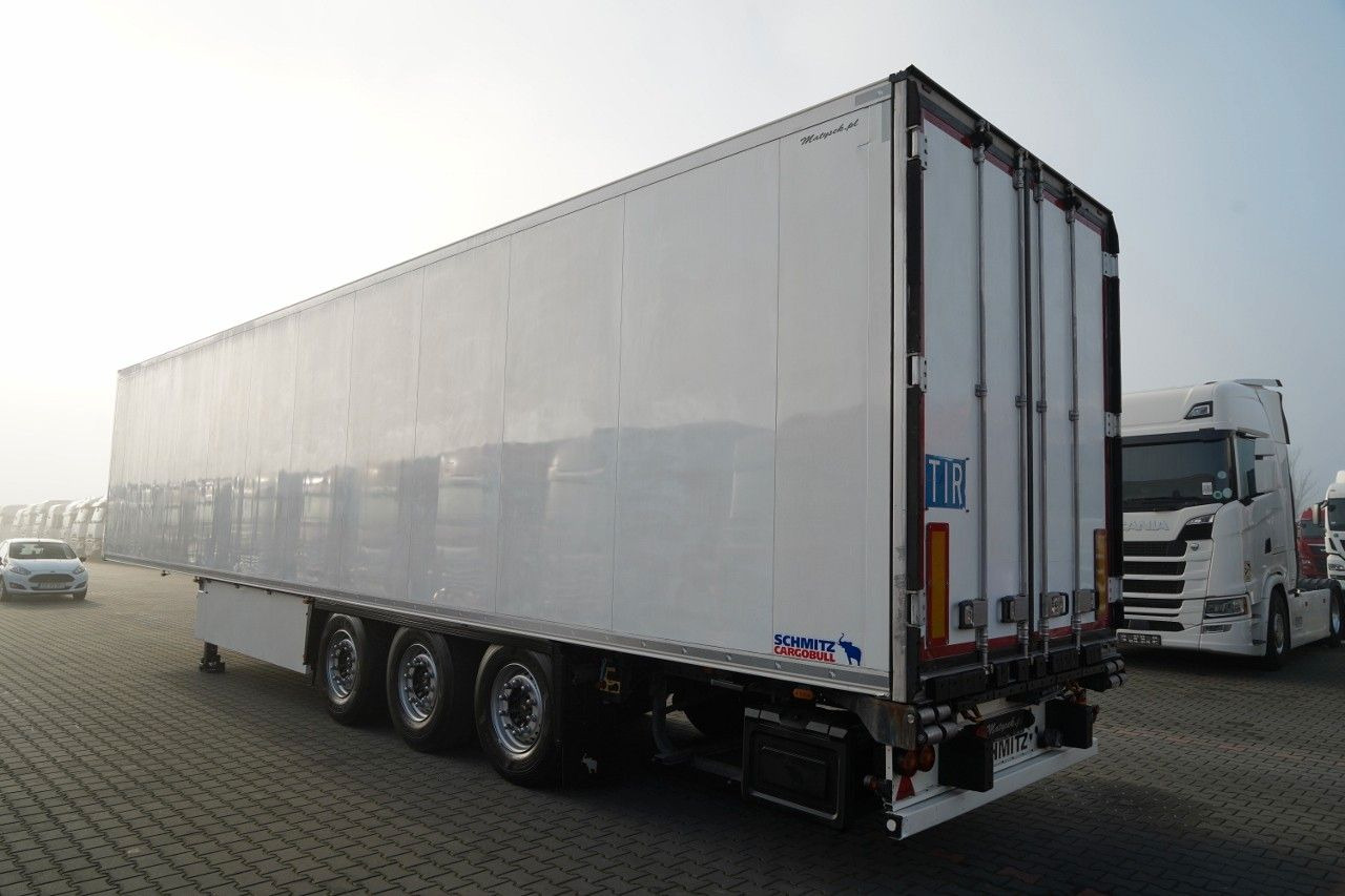 Schmitz Cargobull / CHŁODNIA / THERMO KING SLX 300 / HAKÓWKA / OŚ - Refrigeraattori puoliperävaunu: kuva Schmitz Cargobull / CHŁODNIA / THERMO KING SLX 300 / HAKÓWKA / OŚ - Refrigeraattori puoliperävaunu Schmitz Cargobull / CHŁODNIA / THERMO KING SLX 300 / HAKÓWKA / OŚ - Refrigeraattori puoliperävaunu: kuva Schmitz Cargobull / CHŁODNIA / THERMO KING SLX 300 / HAKÓWKA / OŚ - Refrigeraattori puoliperävaunu