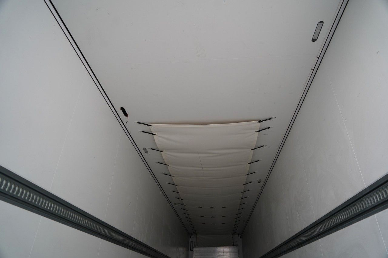 Refrigeraattori puoliperävaunu Schmitz Cargobull REFRIGERATED / FLOWER / THERMO KING / SLX 300 /: kuva Refrigeraattori puoliperävaunu Schmitz Cargobull REFRIGERATED / FLOWER / THERMO KING / SLX 300 / Refrigeraattori puoliperävaunu Schmitz Cargobull REFRIGERATED / FLOWER / THERMO KING / SLX 300 /: kuva Refrigeraattori puoliperävaunu Schmitz Cargobull REFRIGERATED / FLOWER / THERMO KING / SLX 300 /