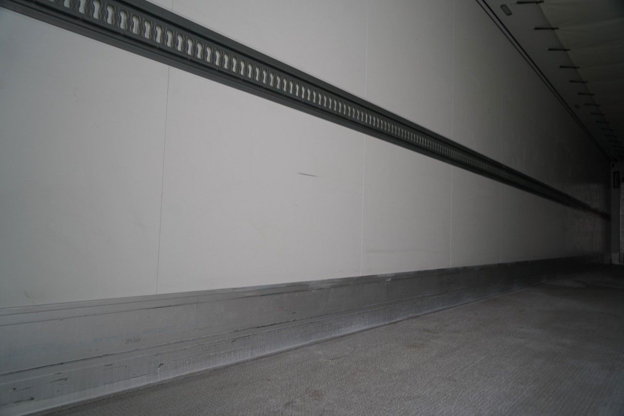 Refrigeraattori puoliperävaunu Schmitz Cargobull REFRIGERATED / FLOWER / THERMO KING / SLX 300 /: kuva Refrigeraattori puoliperävaunu Schmitz Cargobull REFRIGERATED / FLOWER / THERMO KING / SLX 300 / Refrigeraattori puoliperävaunu Schmitz Cargobull REFRIGERATED / FLOWER / THERMO KING / SLX 300 /: kuva Refrigeraattori puoliperävaunu Schmitz Cargobull REFRIGERATED / FLOWER / THERMO KING / SLX 300 /