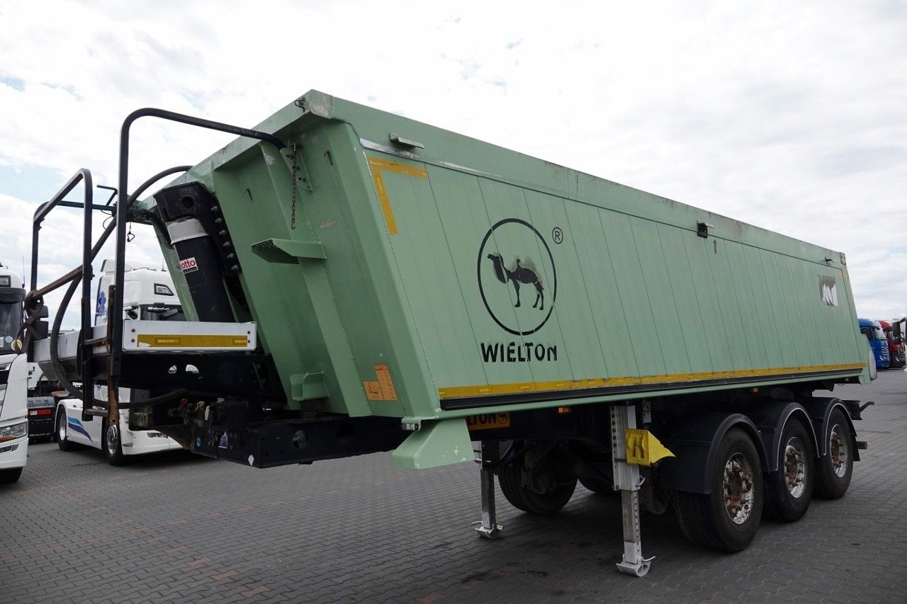 Schmitz Cargobull WYWROTKA 40 M3 / MULDA ALUMINIOWA / OŚ PODNOSZON - Kippiauto puoliperävaunu: kuva Schmitz Cargobull WYWROTKA 40 M3 / MULDA ALUMINIOWA / OŚ PODNOSZON - Kippiauto puoliperävaunu Schmitz Cargobull WYWROTKA 40 M3 / MULDA ALUMINIOWA / OŚ PODNOSZON - Kippiauto puoliperävaunu: kuva Schmitz Cargobull WYWROTKA 40 M3 / MULDA ALUMINIOWA / OŚ PODNOSZON - Kippiauto puoliperävaunu