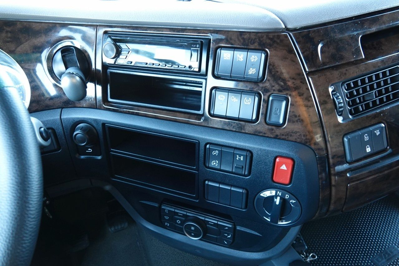 Uusi Vetopöytäauto DAF XF 480 / RETARDER / I-PARK COOL/ Z NIEMIEC / PO: kuva Uusi Vetopöytäauto DAF XF 480 / RETARDER / I-PARK COOL/ Z NIEMIEC / PO