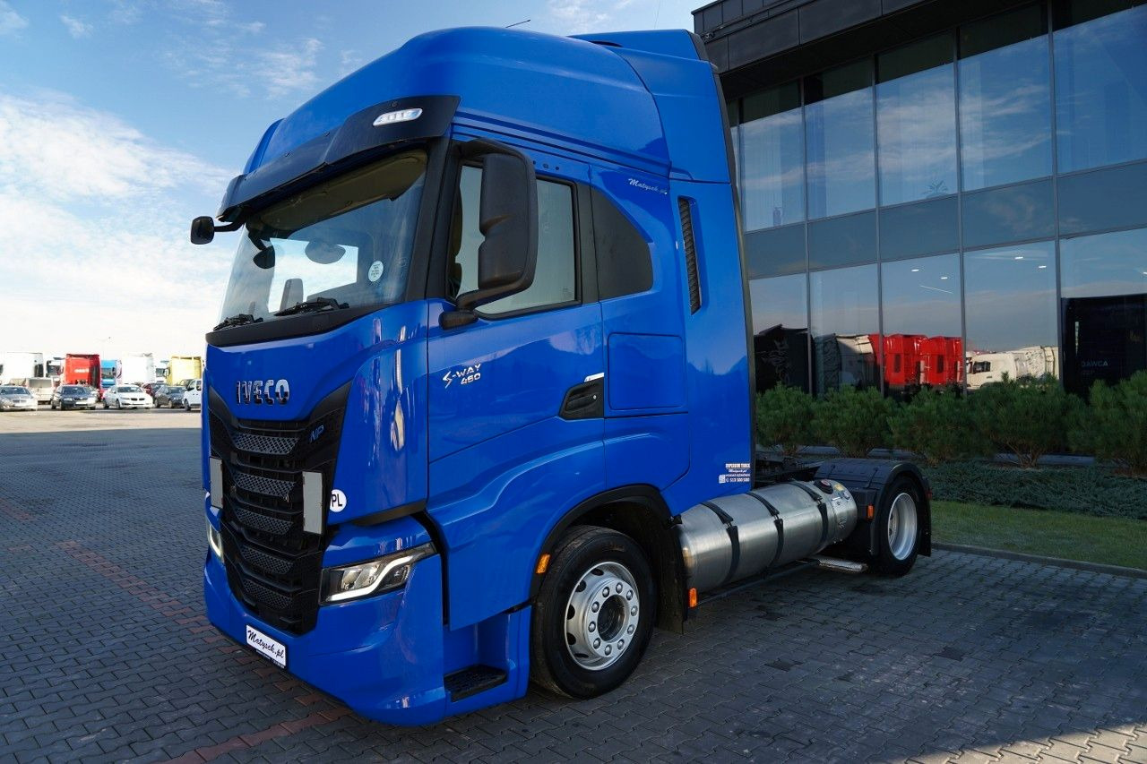 Iveco S-WAY / 460 / RETARDER / LNG / MEGA / LOW DECK - Vetopöytäauto: kuva Iveco S-WAY / 460 / RETARDER / LNG / MEGA / LOW DECK - Vetopöytäauto Iveco S-WAY / 460 / RETARDER / LNG / MEGA / LOW DECK - Vetopöytäauto: kuva Iveco S-WAY / 460 / RETARDER / LNG / MEGA / LOW DECK - Vetopöytäauto