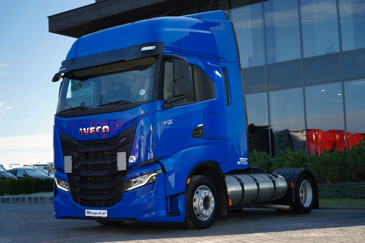 Iveco S-WAY / 460 / RETARDER / LNG / MEGA / LOW DECK - Vetopöytäauto: kuva Iveco S-WAY / 460 / RETARDER / LNG / MEGA / LOW DECK - Vetopöytäauto Iveco S-WAY / 460 / RETARDER / LNG / MEGA / LOW DECK - Vetopöytäauto: kuva Iveco S-WAY / 460 / RETARDER / LNG / MEGA / LOW DECK - Vetopöytäauto