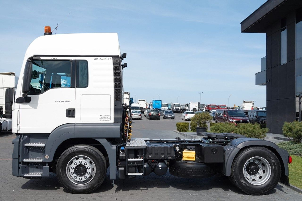 MAN TGX 18.440 / XLX / OPONY 100% / EURO 6 - Vetopöytäauto: kuva MAN TGX 18.440 / XLX / OPONY 100% / EURO 6 - Vetopöytäauto MAN TGX 18.440 / XLX / OPONY 100% / EURO 6 - Vetopöytäauto: kuva MAN TGX 18.440 / XLX / OPONY 100% / EURO 6 - Vetopöytäauto