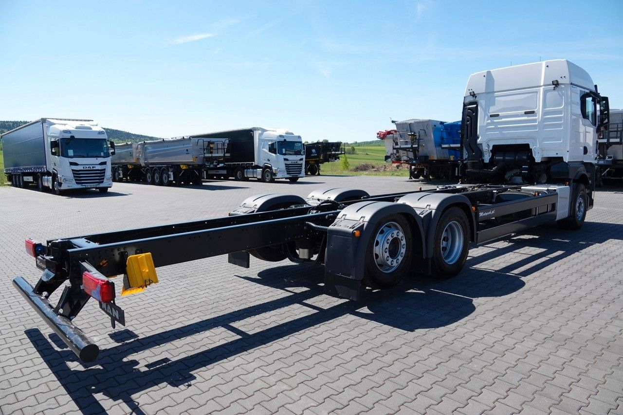 MAN TGX 26.520 / 6x2 / RAMA DŁ. 9,1M / OŚ PODNOSZONA - Vetopöytäauto: kuva MAN TGX 26.520 / 6x2 / RAMA DŁ. 9,1M / OŚ PODNOSZONA - Vetopöytäauto MAN TGX 26.520 / 6x2 / RAMA DŁ. 9,1M / OŚ PODNOSZONA - Vetopöytäauto: kuva MAN TGX 26.520 / 6x2 / RAMA DŁ. 9,1M / OŚ PODNOSZONA - Vetopöytäauto