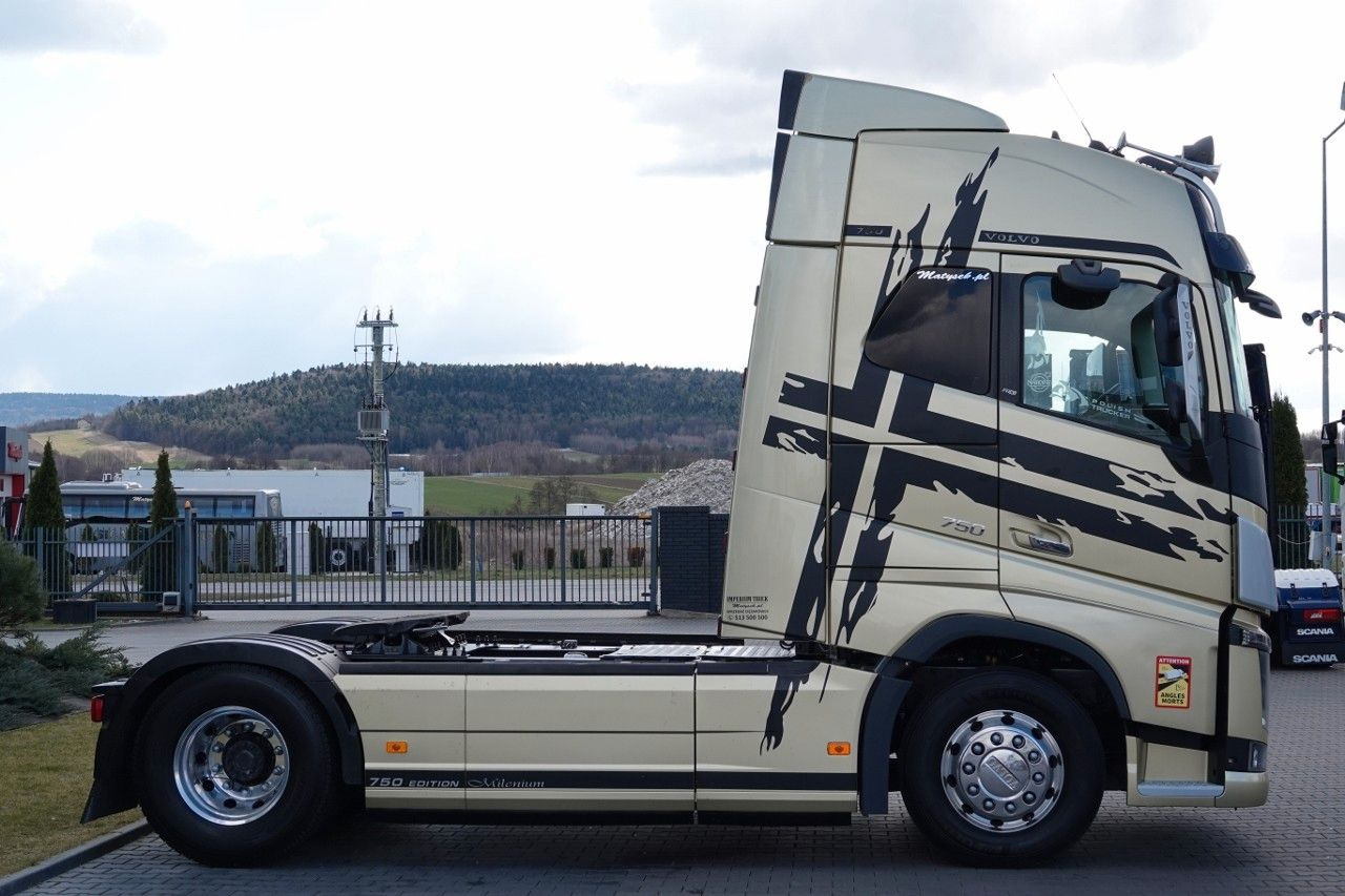 Volvo FH 750 / FH 16 / I-PARK COOL / TV / SKÓRY / ALUF - Vetopöytäauto: kuva Volvo FH 750 / FH 16 / I-PARK COOL / TV / SKÓRY / ALUF - Vetopöytäauto Volvo FH 750 / FH 16 / I-PARK COOL / TV / SKÓRY / ALUF - Vetopöytäauto: kuva Volvo FH 750 / FH 16 / I-PARK COOL / TV / SKÓRY / ALUF - Vetopöytäauto