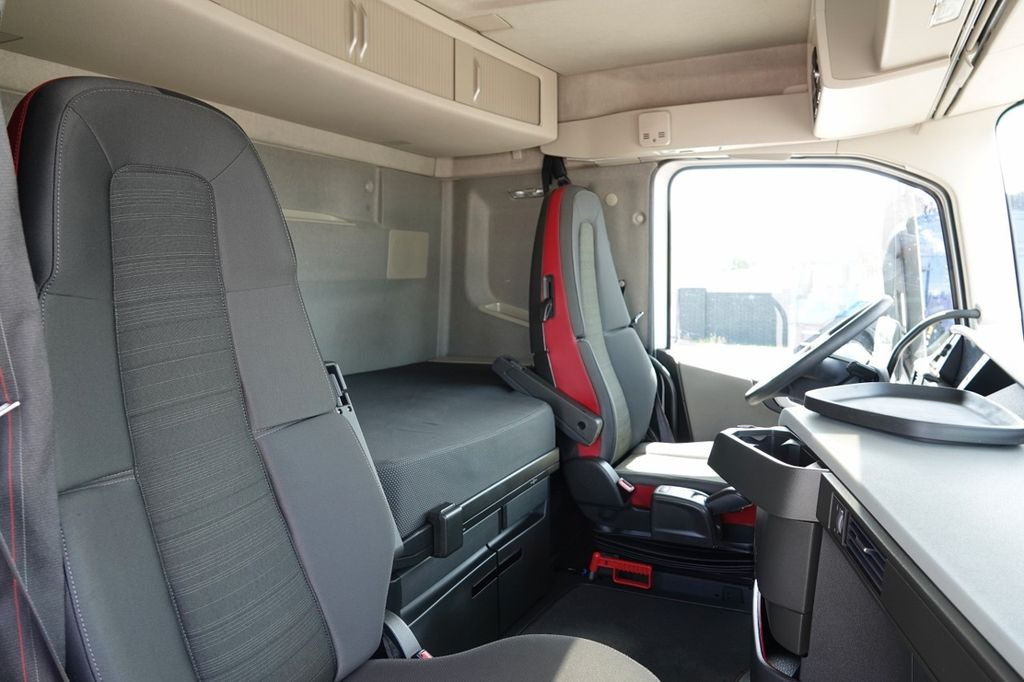 Vetopöytäauto Volvo FH500 / I-FH 500/ NISKA KABINA / SPROWADZONY / E: kuva Vetopöytäauto Volvo FH500 / I-FH 500/ NISKA KABINA / SPROWADZONY / E Vetopöytäauto Volvo FH500 / I-FH 500/ NISKA KABINA / SPROWADZONY / E: kuva Vetopöytäauto Volvo FH500 / I-FH 500/ NISKA KABINA / SPROWADZONY / E