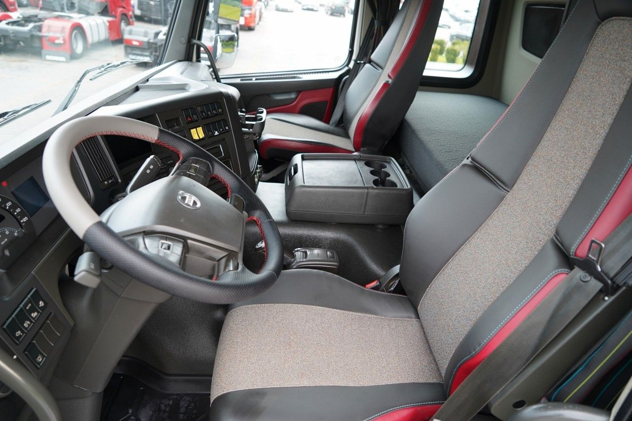 Vetopöytäauto Volvo FMX 420 / RETARDER / 13 LITROWY / NISKA KABINA: kuva Vetopöytäauto Volvo FMX 420 / RETARDER / 13 LITROWY / NISKA KABINA Vetopöytäauto Volvo FMX 420 / RETARDER / 13 LITROWY / NISKA KABINA: kuva Vetopöytäauto Volvo FMX 420 / RETARDER / 13 LITROWY / NISKA KABINA