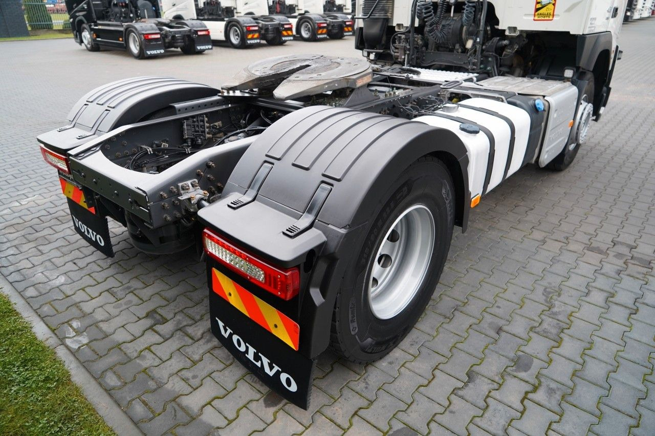 Vetopöytäauto Volvo FMX 420 / RETARDER / 13 LITROWY / NISKA KABINA: kuva Vetopöytäauto Volvo FMX 420 / RETARDER / 13 LITROWY / NISKA KABINA Vetopöytäauto Volvo FMX 420 / RETARDER / 13 LITROWY / NISKA KABINA: kuva Vetopöytäauto Volvo FMX 420 / RETARDER / 13 LITROWY / NISKA KABINA