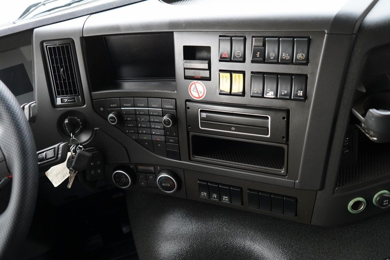 Vetopöytäauto Volvo FMX 420 / RETARDER / 13 LITROWY / NISKA KABINA: kuva Vetopöytäauto Volvo FMX 420 / RETARDER / 13 LITROWY / NISKA KABINA Vetopöytäauto Volvo FMX 420 / RETARDER / 13 LITROWY / NISKA KABINA: kuva Vetopöytäauto Volvo FMX 420 / RETARDER / 13 LITROWY / NISKA KABINA