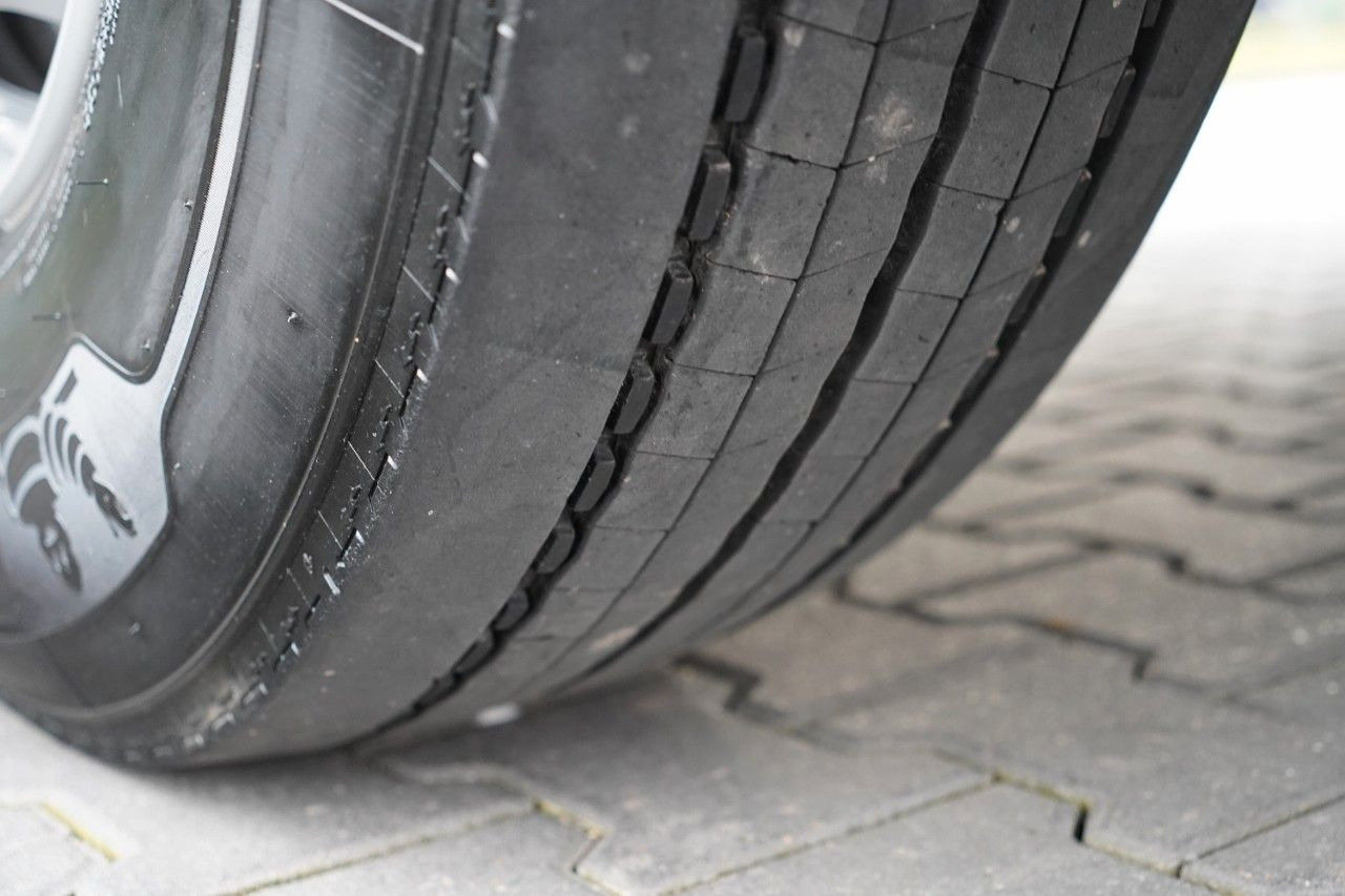 Vetopöytäauto Volvo FMX 420 / RETARDER / 13 LITROWY / NISKA KABINA: kuva Vetopöytäauto Volvo FMX 420 / RETARDER / 13 LITROWY / NISKA KABINA Vetopöytäauto Volvo FMX 420 / RETARDER / 13 LITROWY / NISKA KABINA: kuva Vetopöytäauto Volvo FMX 420 / RETARDER / 13 LITROWY / NISKA KABINA