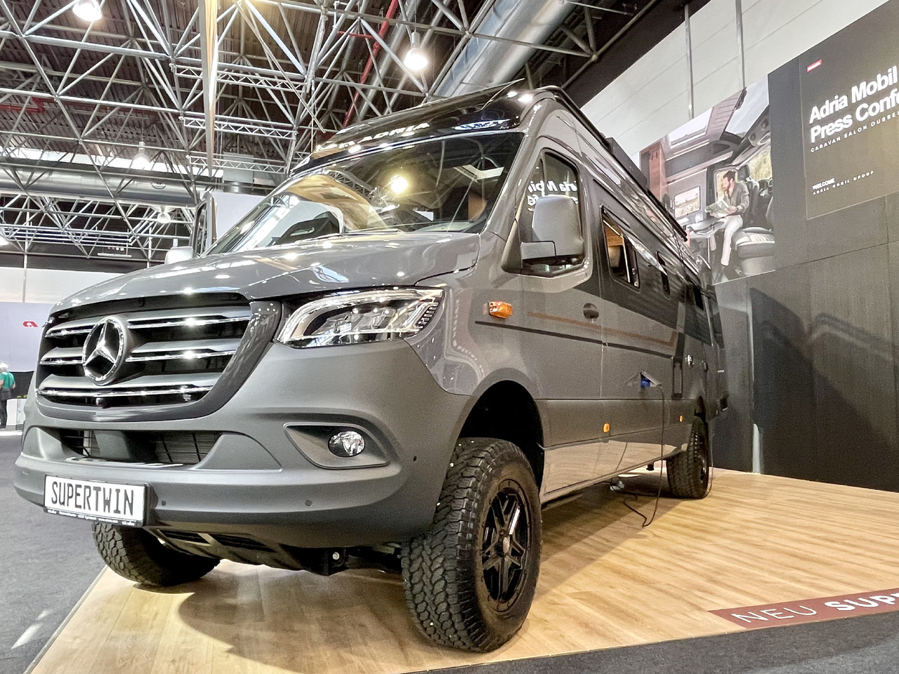 ADRIA Super Twin 700 SGX - Retkeilyauto: kuva ADRIA Super Twin 700 SGX - Retkeilyauto ADRIA Super Twin 700 SGX - Retkeilyauto: kuva ADRIA Super Twin 700 SGX - Retkeilyauto